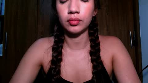 leanaalhub online show from December 2025 01:14:01 AM