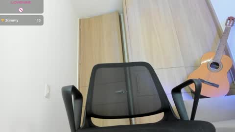 Alejandro online show from April 2026 06:10:01 PM