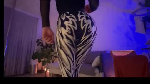 Snapshot of legsylegsinton chatting on December 2025 09:21:02 PM legsylegsinton online show from December 2025 09:21:02 PM