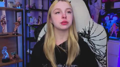 Leila online show from December 2025 04:14:02 PM