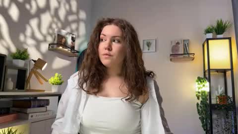 Lela online show from March 2026 04:12:02 PM