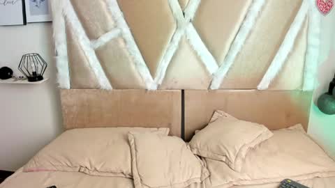 lele_699 online show from April 2026 03:31:02 PM