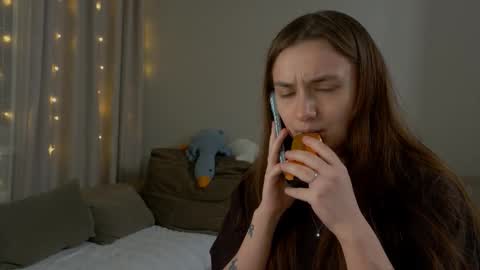 Lelia online show from March 2026 06:15:01 PM