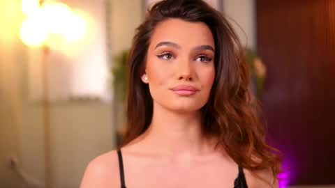 Lena Laurent online show from April 2026 09:15:02 AM