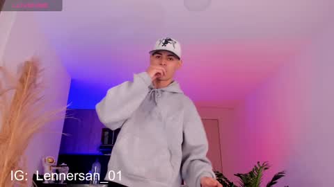 Lenner INDEPENDENT MODEL online show from February 2025 05:18:02 AM