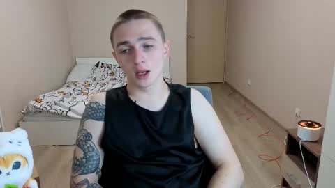 Snapshot of leo__miller chatting on June 2026 05:44:01 PM LEO online show from June 2026 05:44:01 PM
