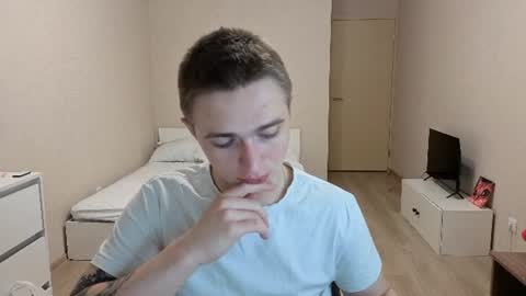 Snapshot of leo__miller chatting on July 2026 12:47:02 AM LEO online show from July 2026 12:47:02 AM