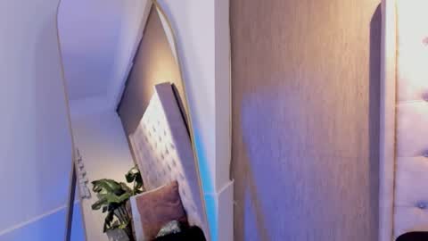 leohard_ online show from March 2026 11:11:02 PM