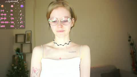Hello Im Roxy Im just starting my journey here so lets get acquainted online show from April 2026 04:19:02 PM