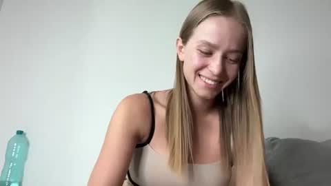 Snapshot of leona_grand chatting on July 2026 01:39:02 PM Emma online show from July 2026 01:39:02 PM