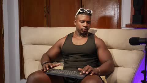 Leandro jones online show from September 2025 08:54:02 PM