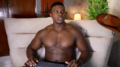 Leandro jones online show from October 2025 11:53:02 AM