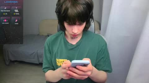 Snapshot of leonkissboy chatting on May 2026 04:01:02 PM leonkissboy online show from May 2026 04:01:02 PM