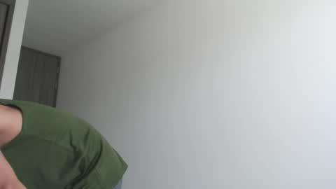 leostorm25 online show from September 2025 02:32:01 PM