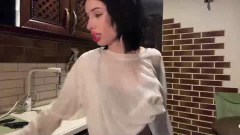lesleypowderly online show from July 2026 10:28:02 PM