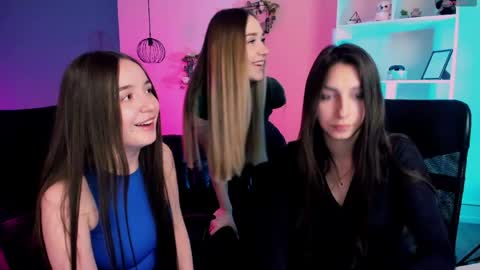 leslie_bird online show from March 2026 10:30:02 AM