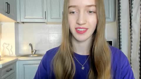  LESLIE   online show from November 2025 01:43:01 PM