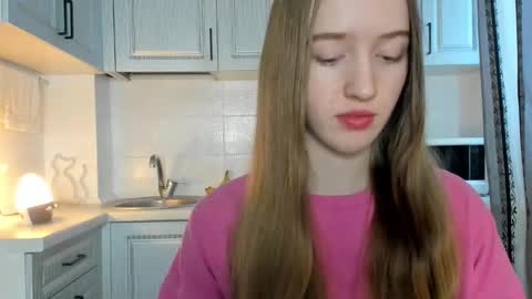  LESLIE   online show from November 2025 08:40:01 AM