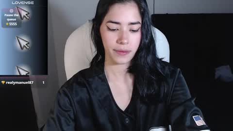 leslie  online show from February 2025 11:04:01 PM