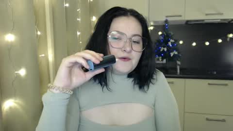 Snapshot of lesssi_ chatting on January 2025 08:02:01 PM Alison online show from January 2025 08:02:01 PM