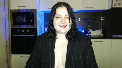 Snapshot of lesssi_ chatting on February 2025 02:08:02 AM Alison online show from February 2025 02:08:02 AM