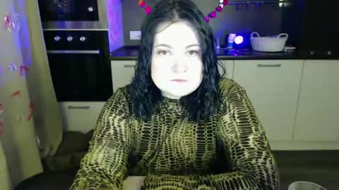 Snapshot of lesssi_ chatting on February 2025 01:35:01 AM Alison online show from February 2025 01:35:01 AM