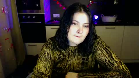 Snapshot of lesssi_ chatting on February 2025 04:38:02 AM Alison online show from February 2025 04:38:02 AM