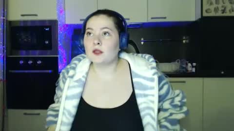 Snapshot of lesssi_ chatting on March 2025 03:05:02 AM Alison online show from March 2025 03:05:02 AM