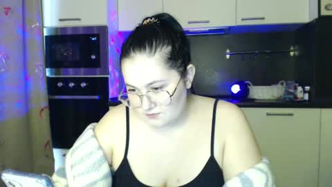 Snapshot of lesssi_ chatting on March 2025 06:10:02 AM Alison online show from March 2025 06:10:02 AM