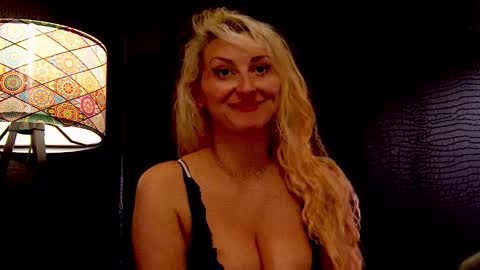 leticiareys online show from January 2026 12:19:01 PM