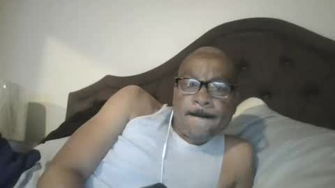 Snapshot of letmegetsum2 chatting on May 2026 09:06:02 AM letmegetsum2 online show from May 2026 09:06:02 AM