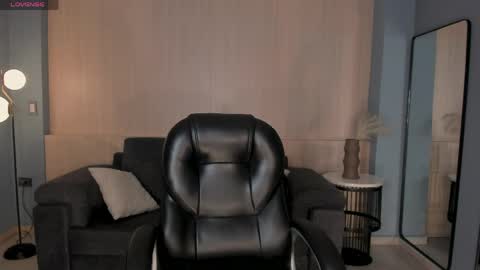 Lexie  online show from April 2026 07:58:02 PM