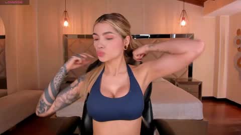 Lexie  online show from April 2026 07:28:01 PM