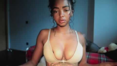 LEXY - Independent account online show from April 2026 11:05:02 AM