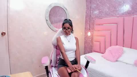 Leyla online show from December 2024 12:20:02 PM