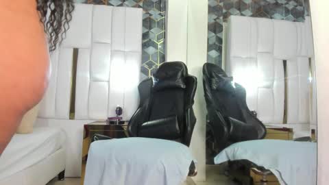 lia_mariana online show from February 2026 09:40:01 PM