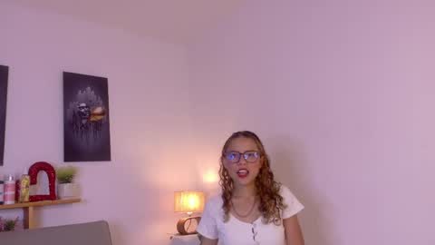 Juliana online show from May 2026 06:34:02 PM