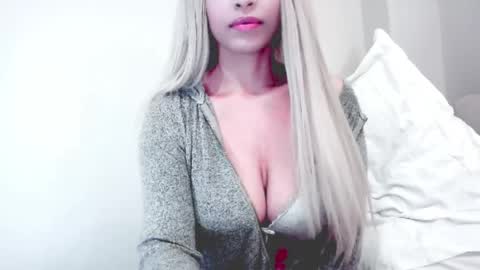 Lia Divina online show from April 2026 07:51:02 AM