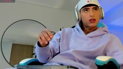 Snapshot of liam_055 chatting on November 2025 05:06:02 PM Liam online show from November 2025 05:06:02 PM