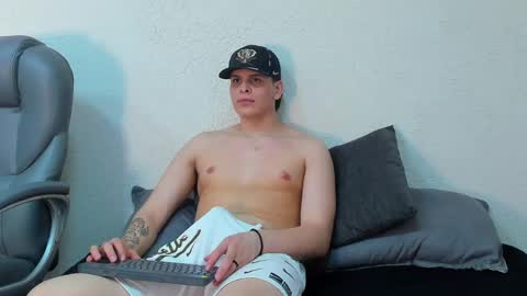 liam_cyrus online show from April 2026 04:27:01 AM