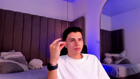 liam_salvatore online show from April 2026 09:32:02 PM