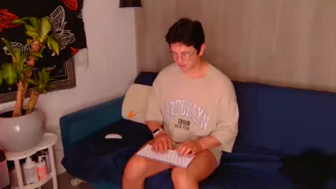 Liam and oliver online show from March 2026 11:52:02 PM