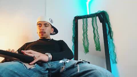 Liam online show from December 2025 07:59:02 AM