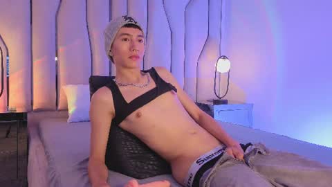 lian_cameron online show from June 2026 04:28:01 AM