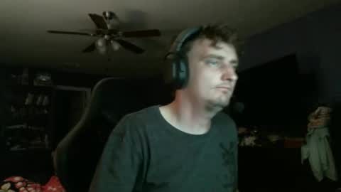 Snapshot of lickinchocolate chatting on April 2026 09:17:01 AM cutiepie101 online show from April 2026 09:17:01 AM