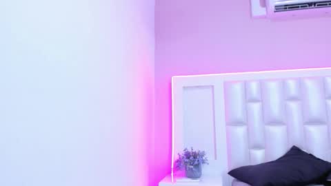 Lia  online show from April 2026 05:50:02 PM