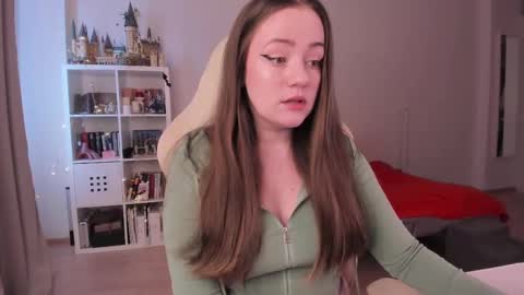 Snapshot of lil_happiness chatting on September 2025 01:37:02 PM for free registration 3 online show from September 2025 01:37:02 PM