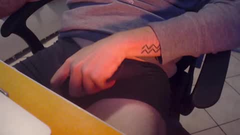 lil_j_ online show from October 2025 09:23:01 PM