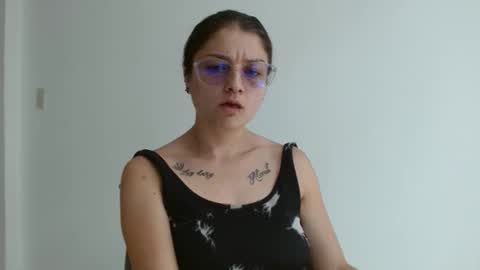 Valeri Villalobos  IG villa lobosvaleri online show from April 2026 03:24:01 PM