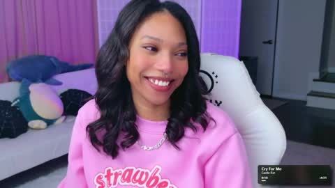 evie online show from April 2026 01:19:01 AM